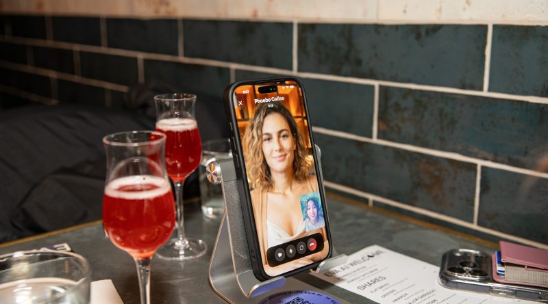 Sanal randevu, New York, yapay zeka, aşk, gerçek mi sanal