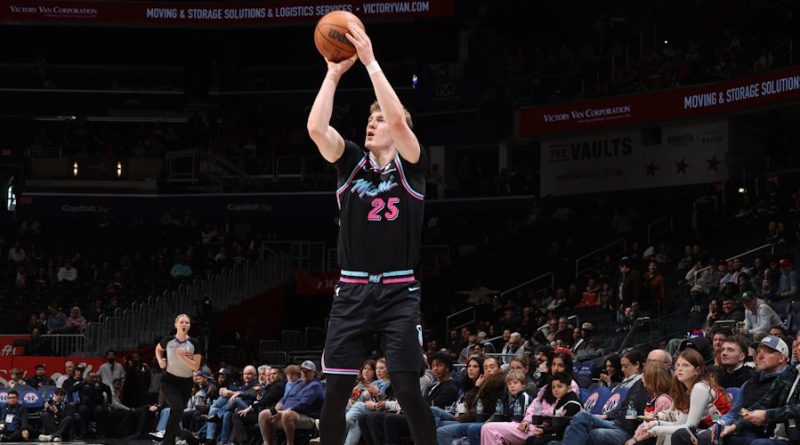 Genç yıldız Jakucionis, Miami'de parladı, üçlükler şov!