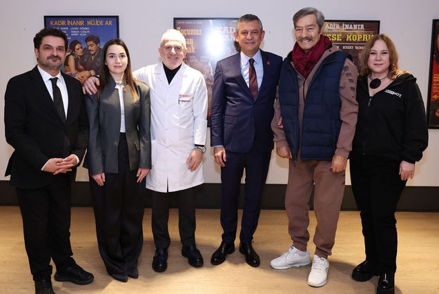 Dostluk sıcaklığı, sanatla siyaset buluşması