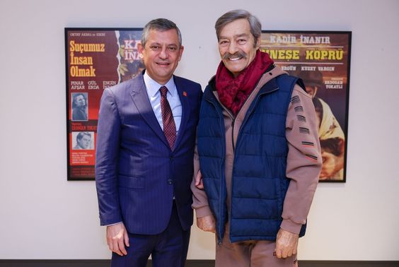 Dostça bir el, sanatçıya şifa dileğiyle uzandı