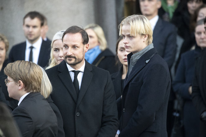 Skandal, Norveç'te çalkalanan bir veliaht ailesi