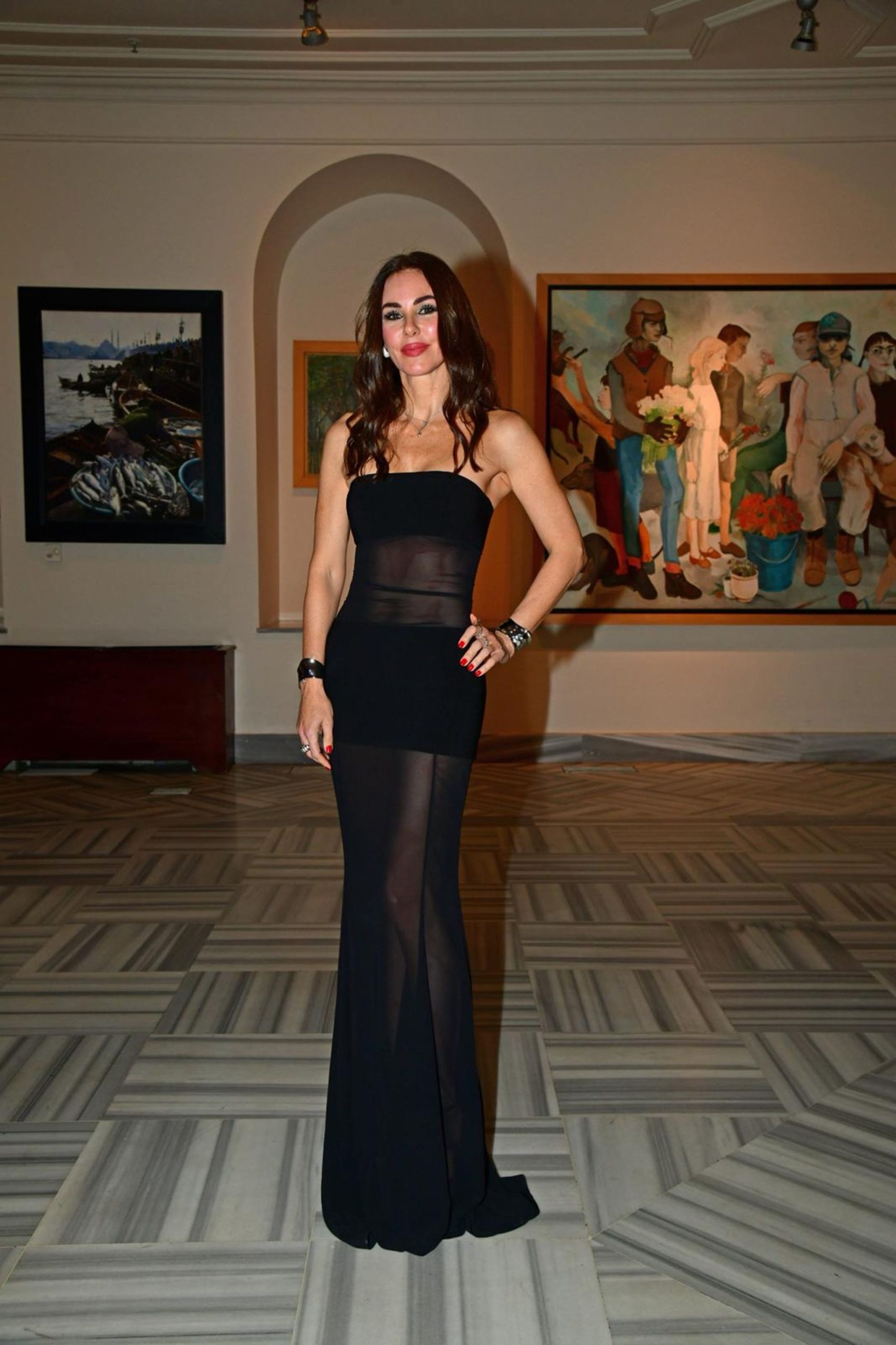 Kanayan bir yara, bina yönetimiyle dertler, aşk açıklamaları