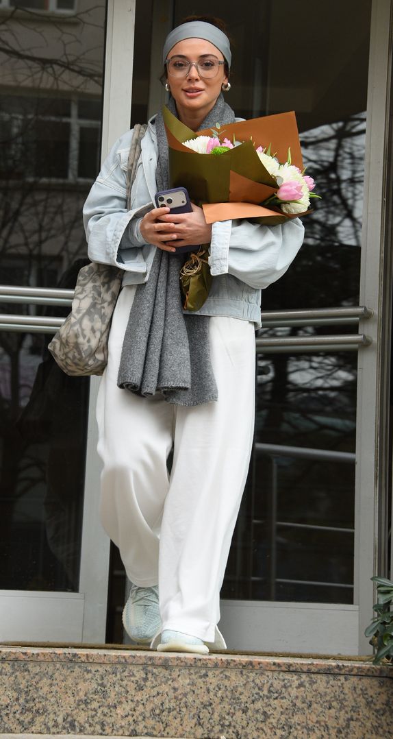 Çiçekler, pişmanlık, dostluk, doğum günü sürprizi