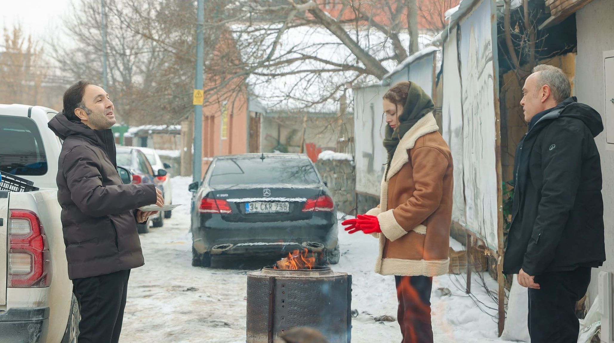 Karslı ailesi, yeni başlangıçlar, karmaşık ilişkiler, gerilim
