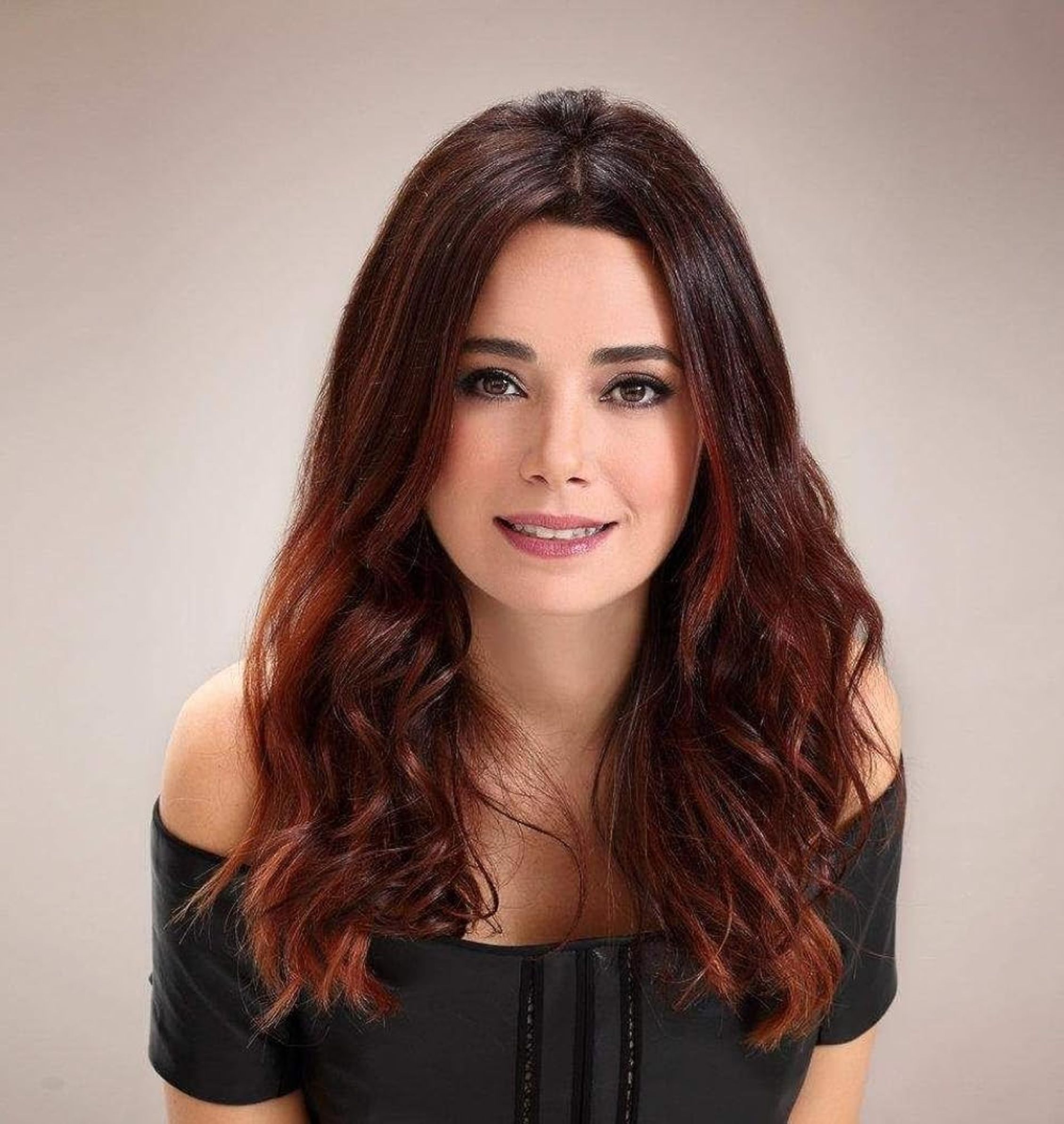 Berlin'de Özgü Namal, yıldızlar arasında parlıyor