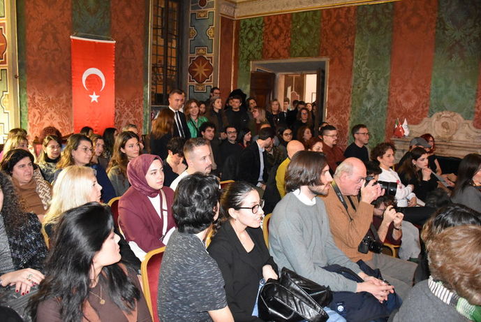 Roma'da yankılanan şarkılar, efsane hala yaşıyor