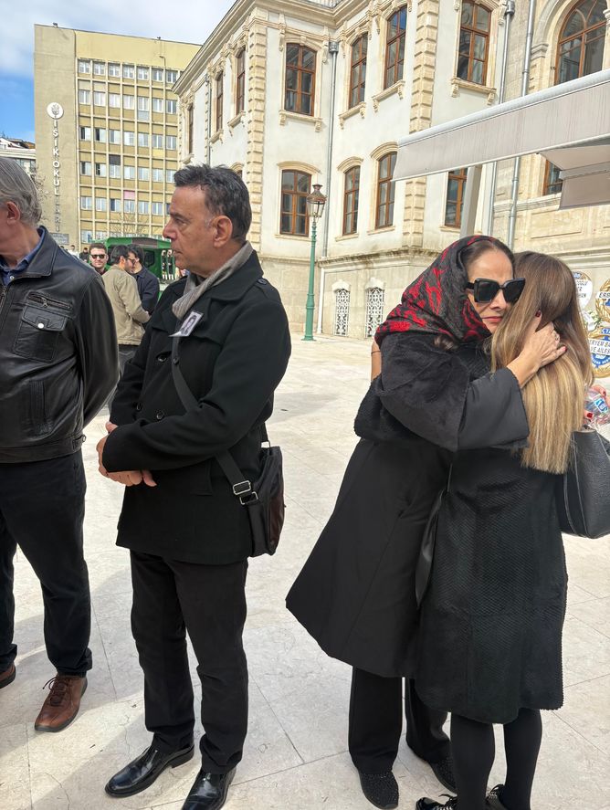 Kederli veda, anılar yaşatır, kalpler birleşir