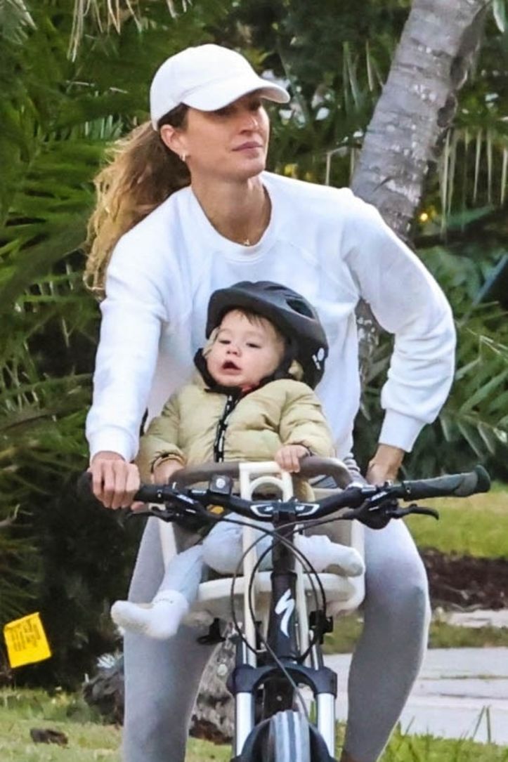 Gülümseyen annelik, Miami rüzgarında bisiklet keyfi