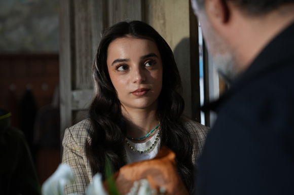 Ekranlarda Sezen, oyunculukta deneyim, sosyal medyada hayat