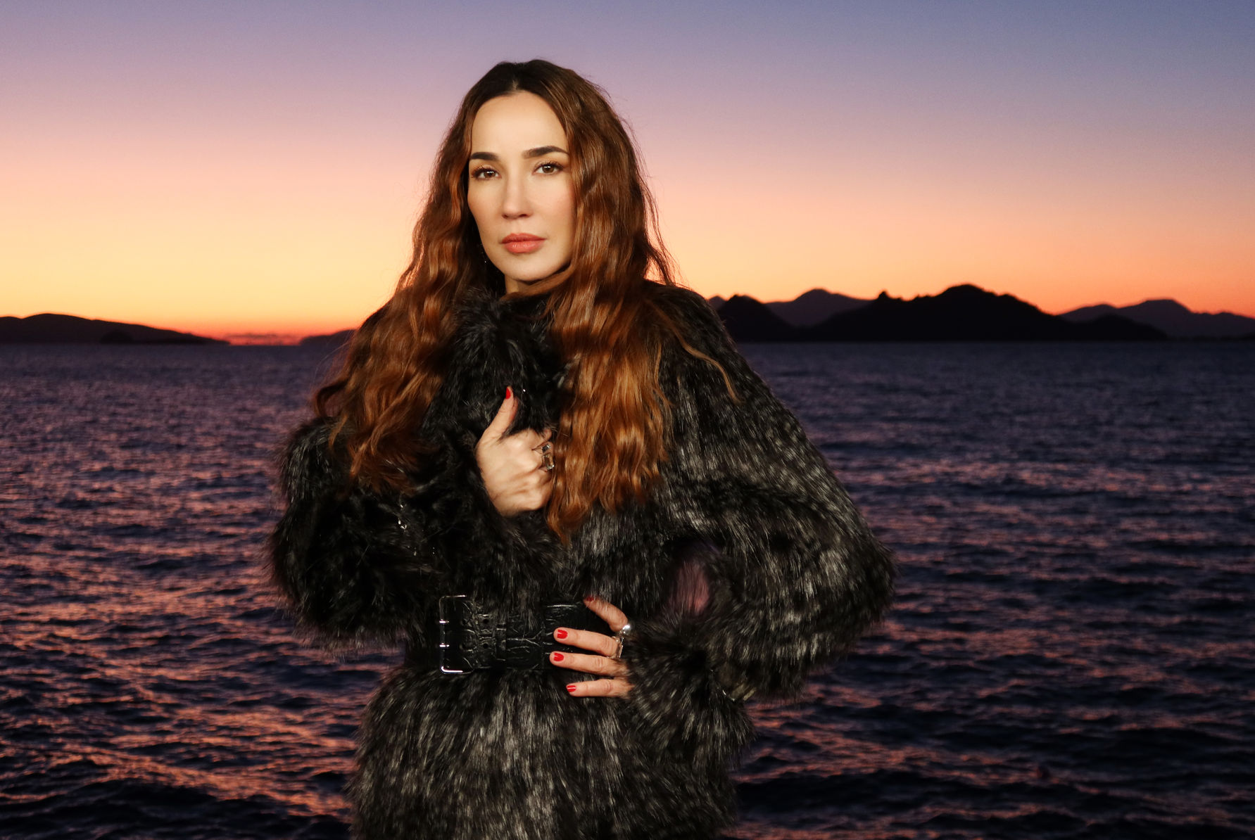 Doğum günü hediyesi, yeni şarkı, İpek Açar, sürpriz