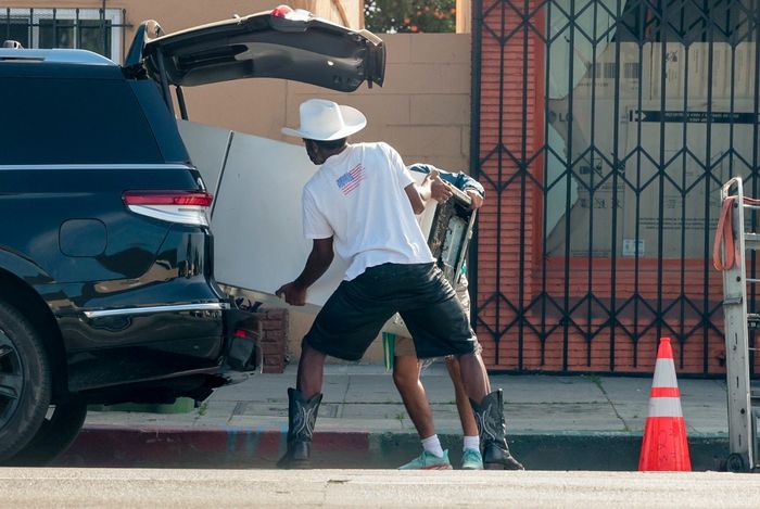 Kovboy şapkası, buzdolabı, beklenmedik bir kombin!