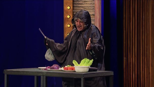 Yepyeni skeçler, bol kahkaha, eğlence dorukta!