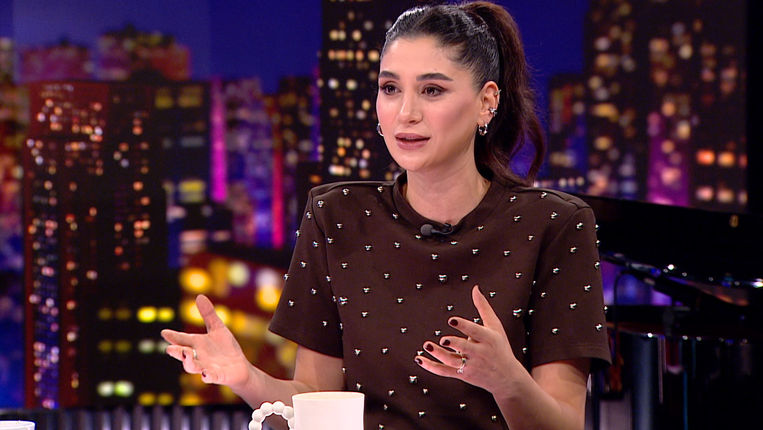 Yıllık dostluktan evliliğe, aşkla örülü bir yolculuk