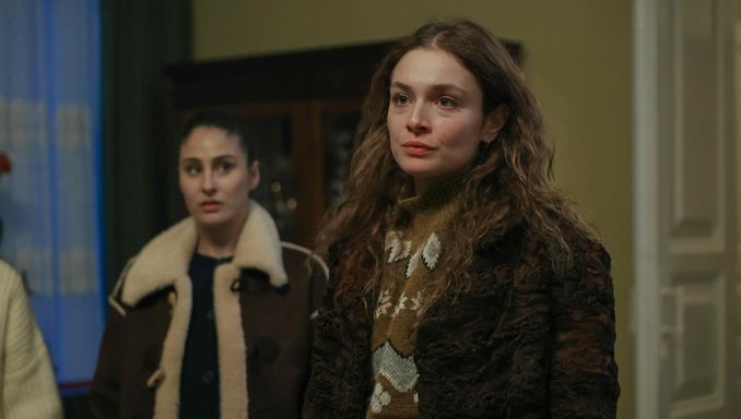 Kader ağlarını örüyor, sırlar açığa çıkıyor, aşk sınanıyor