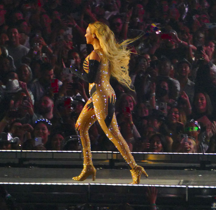 Yeni saçlar, cesur adım, ikonik tarz, şaşkın hayranlar