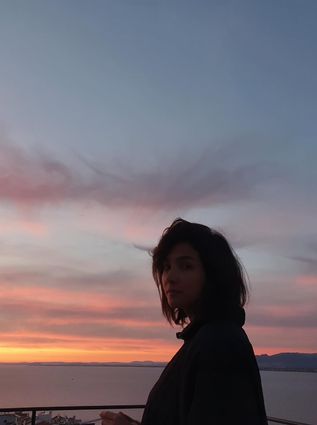 Aşkla dolu anlar, tatlı bir doğum günü kutlaması