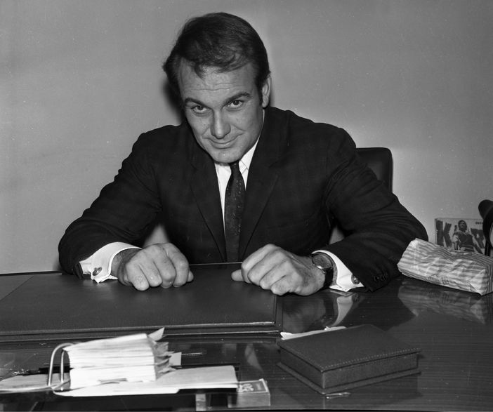 Aşk uzun sürse de, bazen beklenmedik anlarda gelir