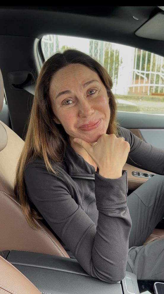 Yeniköy sahili, hüzünlü bir anne figürü Demet Şener