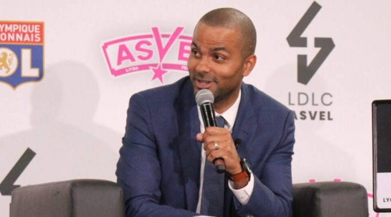 Efsane geri dönüyor, bu sefer sahanın başında!