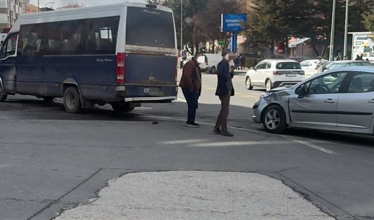 Ankara Dikmen'de kaza, trafik durdu, dikkatli olun