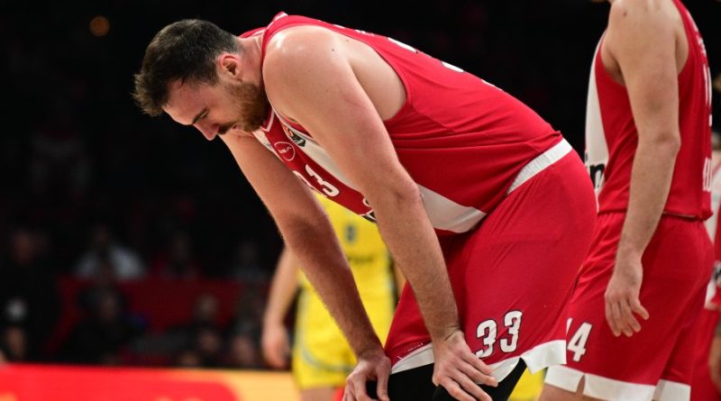 Acı bir darbe, basketbol sahasının sessiz çığlığı