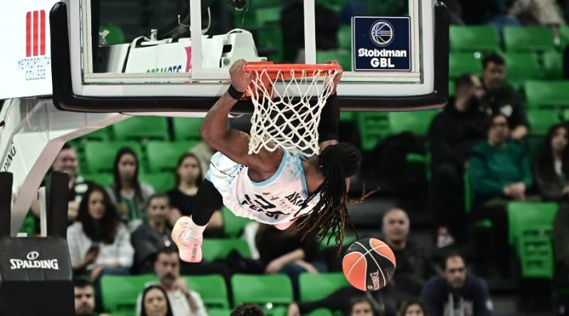 Atina şokta, Kolossos galip ayrıldı, Panathinaikos yere düştü