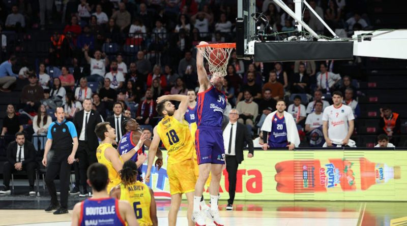 Cavanaugh, EuroCup'ta parladı, ödülle taçlandı!