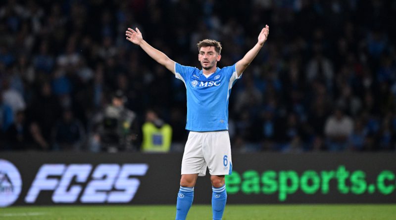 Geri döndü, coşku dorukta, Napoli yeniden güldü