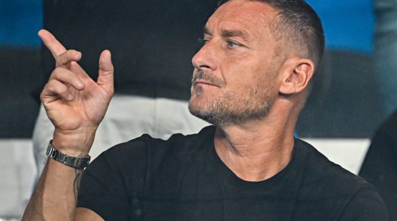 Roma'nın efsanesi, teknik direktörlük arenasına açılıyor mu?