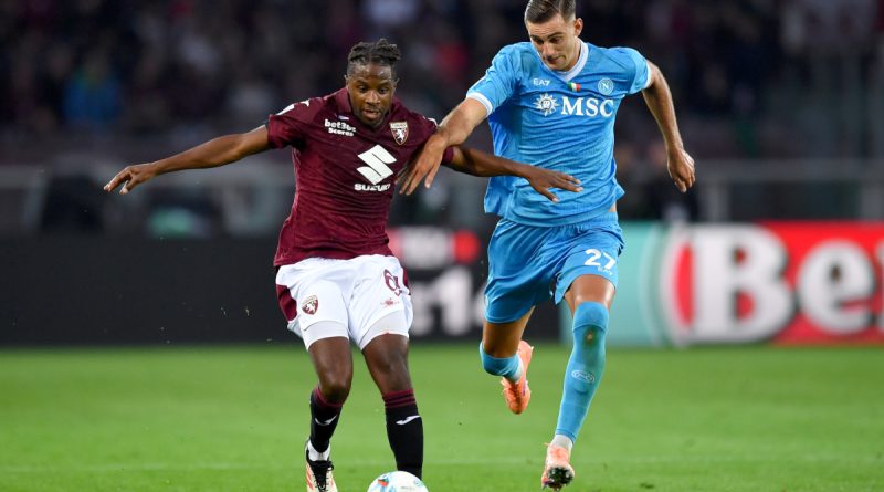 Gol sevinci, Napoli tribünlerinde yaran karıştırdı