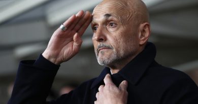 Spalletti'den sert eleştiriler, öpücük şoku, futbol gündeminde!
