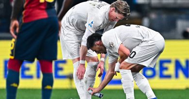 Stadın ışıkları, heyecan dorukta, Napoli sahada!