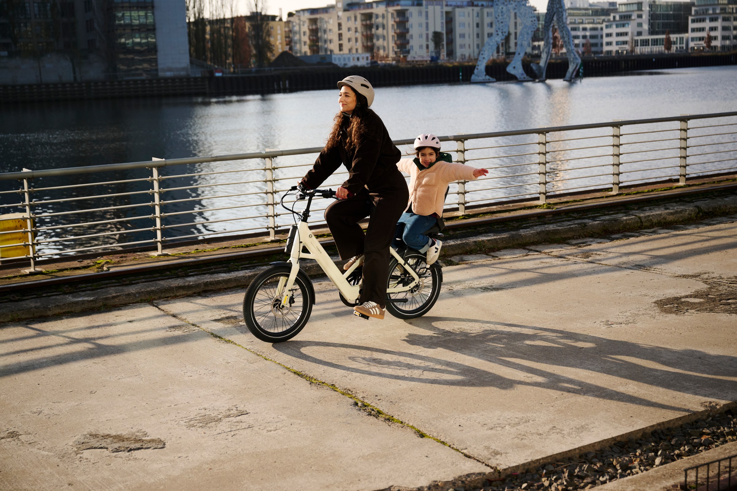 Şehir hayatına uyum sağlayan, katlanabilir, elektrikli keyif