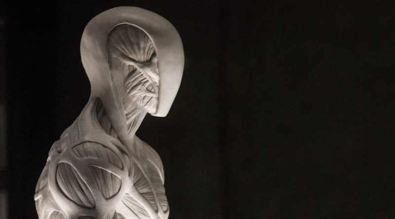 Robotların uyanışı, insanlığın karanlık yüzü, karmaşık hikaye