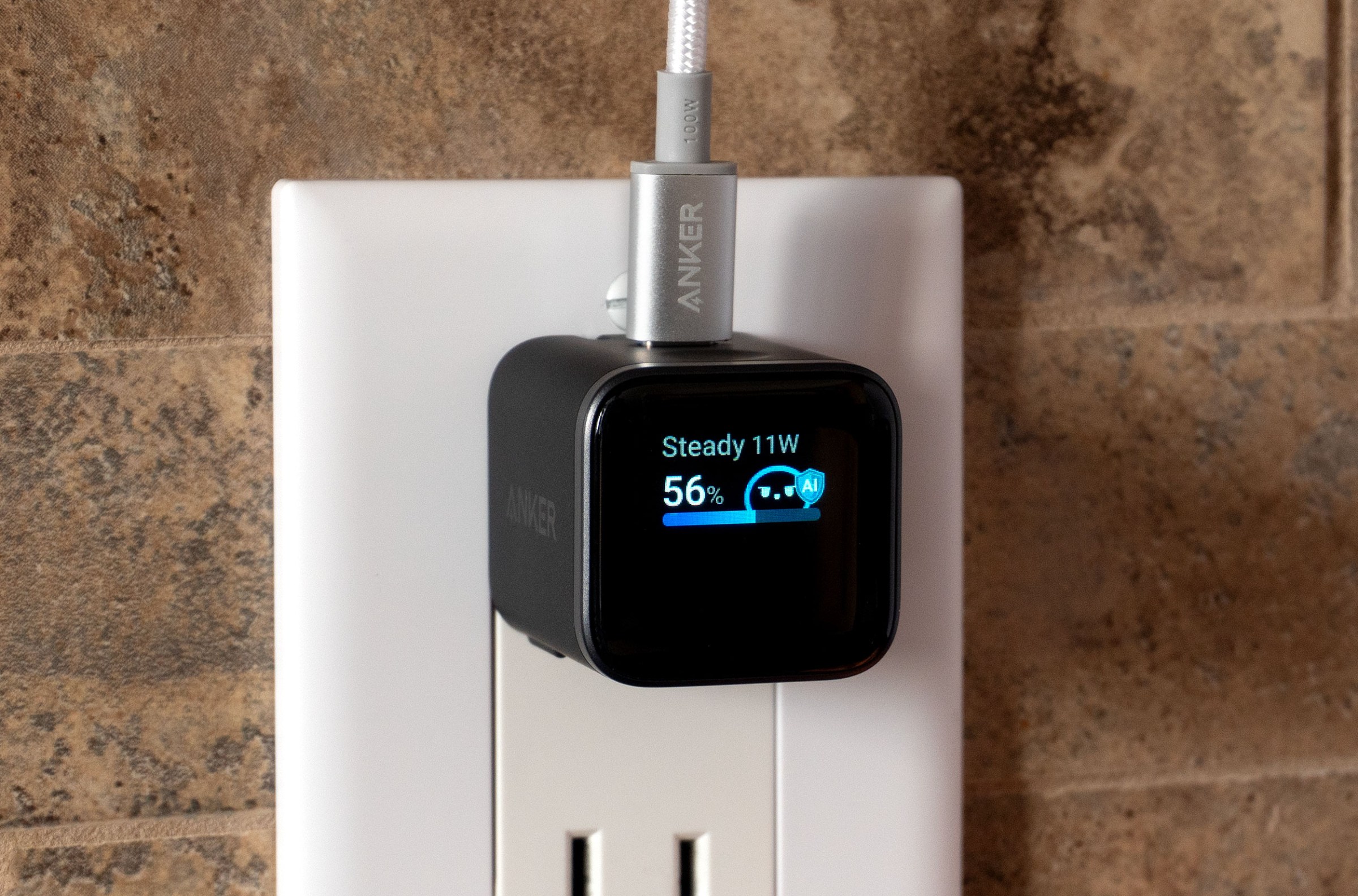 Ekranlı şarj, şıklık mı işlev mi?