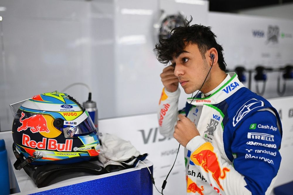 Genç pilot, sakin ve profesyonel yaklaşımıyla dikkat çekiyor