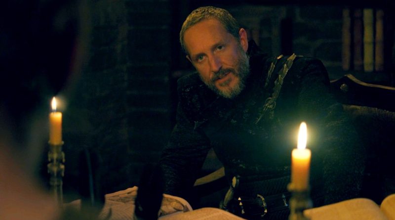 Tarih yankılanıyor, kaderler iç içe geçmiş, gölgeler dans ediyor