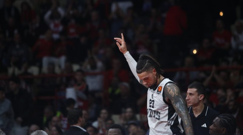 Yüreği Olympiacos için atıyor, anılar biriktiriyor