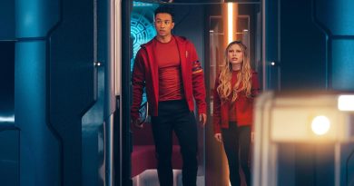 Geçmişe yolculuk, Akademi'de sakin ama etkileyici anlar