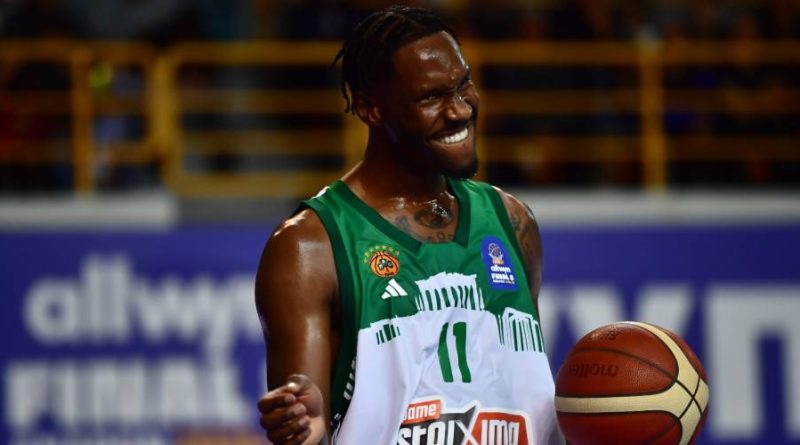 Yeşil-beyaz fırtına esti, Nigel yıldızlaştı!