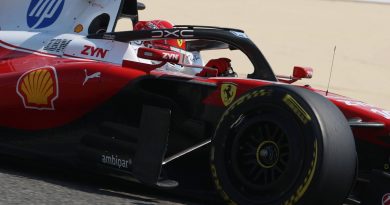 Leclerc lider, Ferrari umut vadediyor, Bahreyn'de hızlı turlar dönüyor