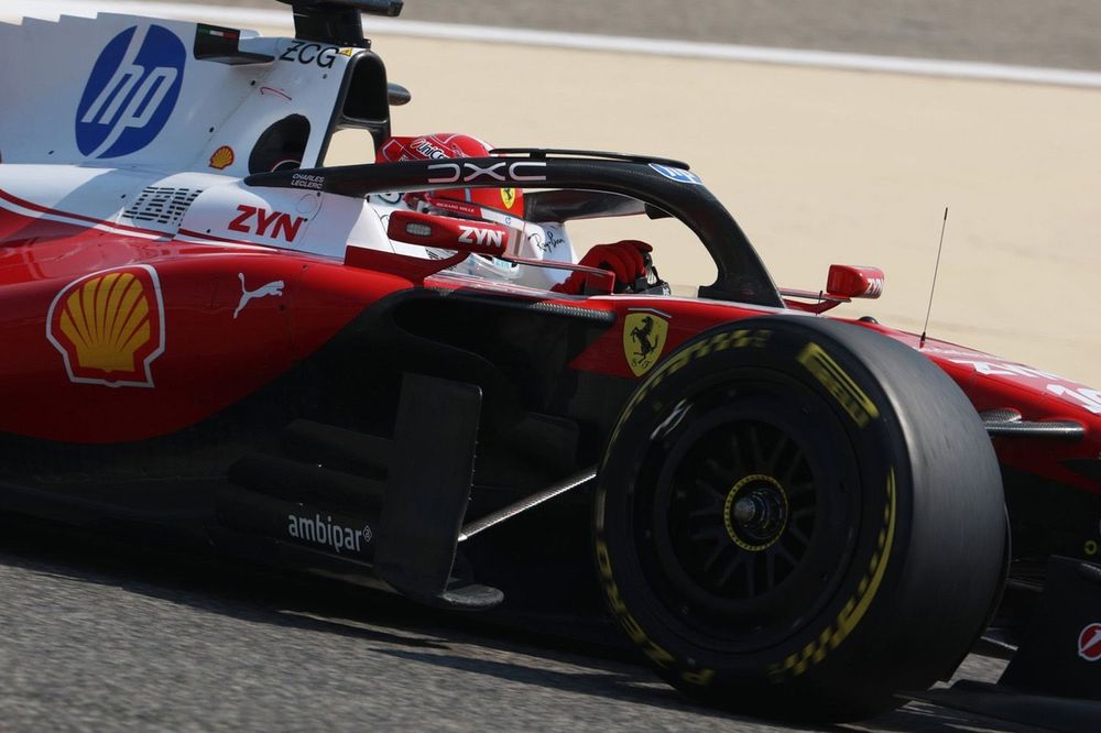 Leclerc Ferrari ile Bahreyn'de zirvede, Aston Martin zorlanıyor