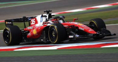 Leclerc Bahreyn'de Ferrari'yi zirveye taşıdı, rakipler zorlandı