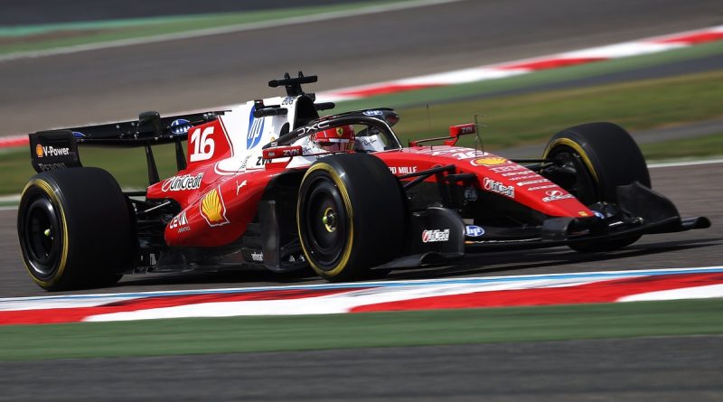 Leclerc Bahreyn'de Ferrari'yi zirveye taşıdı, rakipler zorlandı