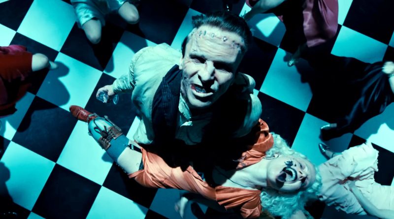 Yeniden doğuş, karanlık ve Bale'in çarpıcı performansı