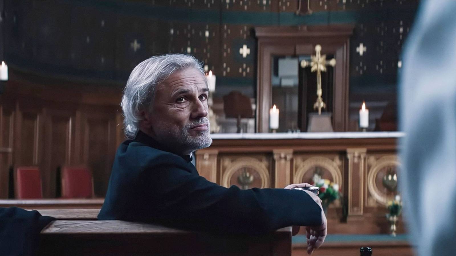 Gotik aşk, komedi unsurları, Besson dokunuşu, eğlenceli kaçış