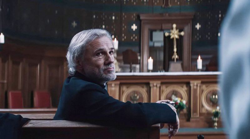 Karanlık bakışlar, gizemli gülümseme, ürkütücü bir karizma