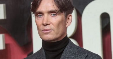 Sark kostümüyle Cillian Murphy, Tron evrenine yeniden mi?