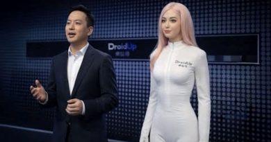 İnsan kopyası robot, yapay zekanın geleceğine ışık tutuyor