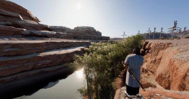 Neon ışıklar, yemyeşil doğa, beklenmedik bir karşılaşma